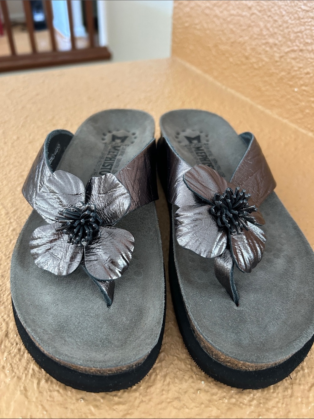 Mephisto Women's Metallic Gray Floral Thong Sandals - Picture 2 of 7